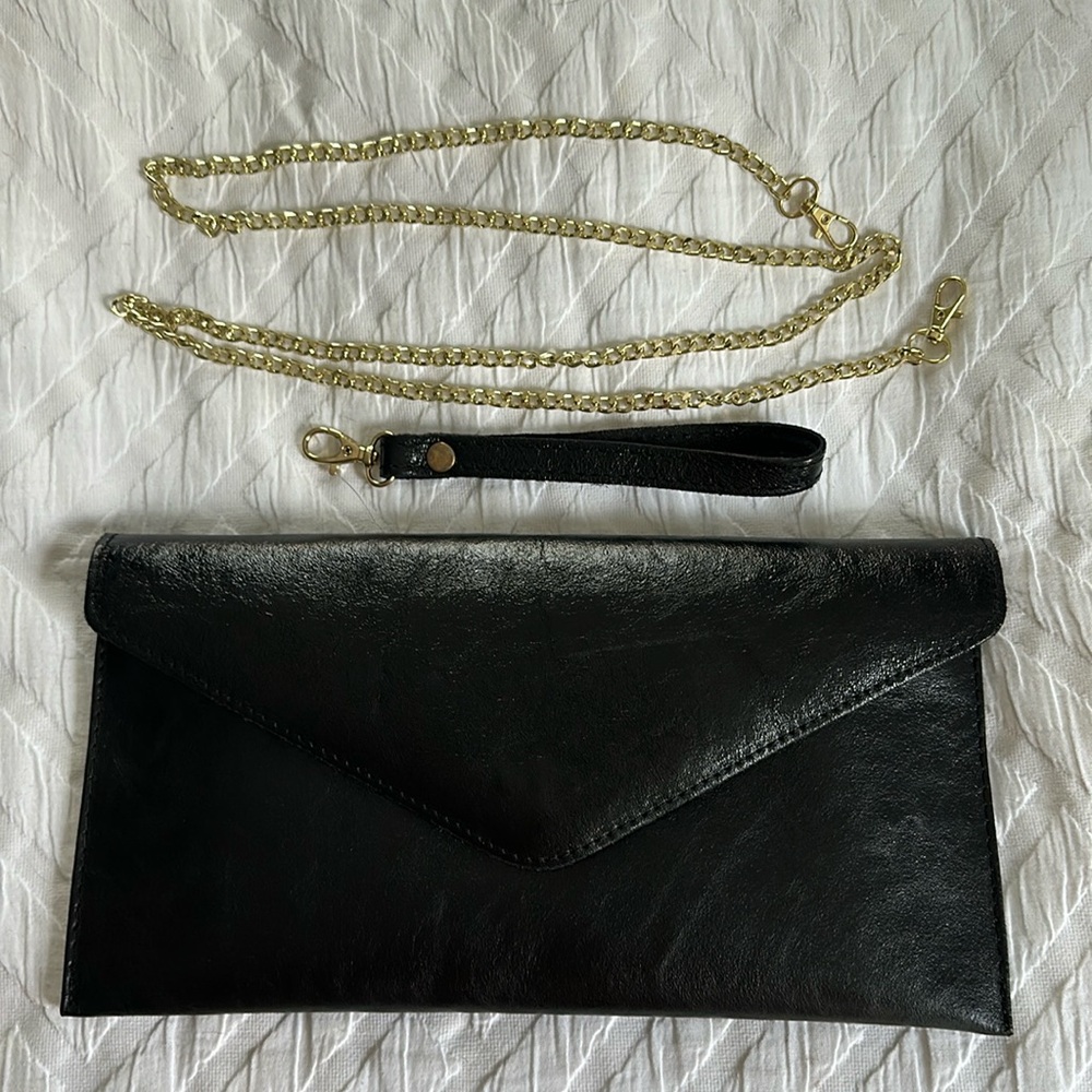 NWOT Les Cleias Black clutch/crossbody